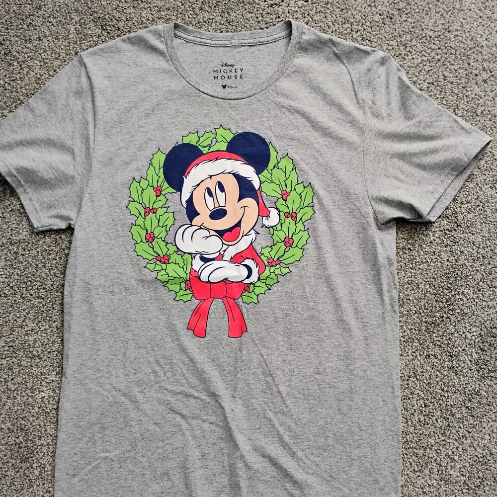 Cute Mickey Mouse Grey Christmas T-shirt Medium, NWOT,